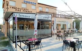 Hostal Mas Ferrer Cornellá de Terri Exterior photo